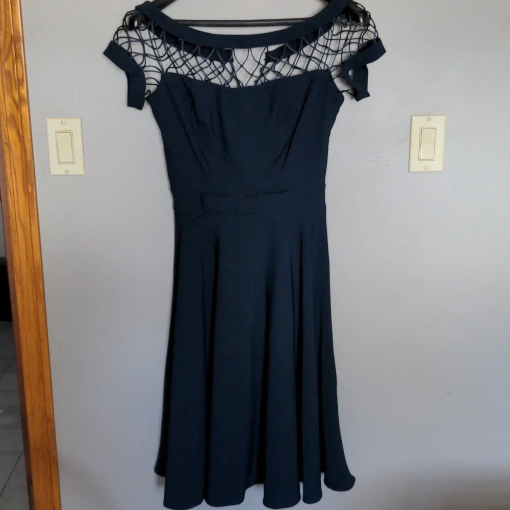 Mod Cloth Alika Party Dress - Picture 2 of 9